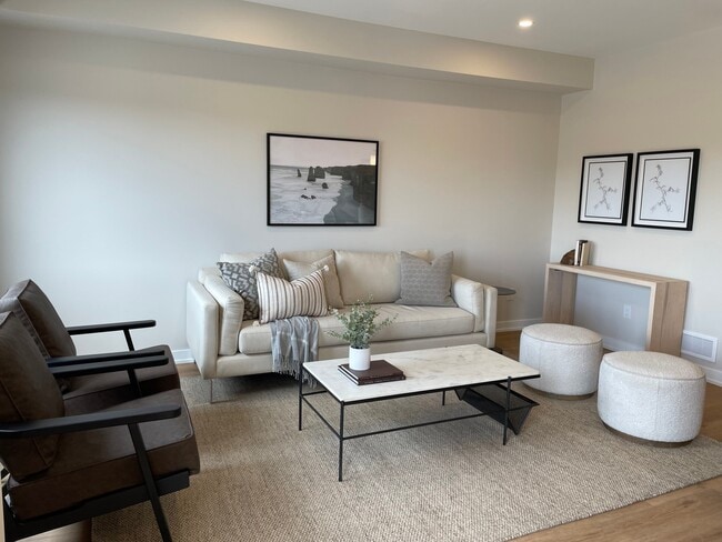 Building Photo - 1234 Cope Dr