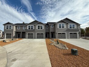 Building Photo - 20487 SE Bard Ct