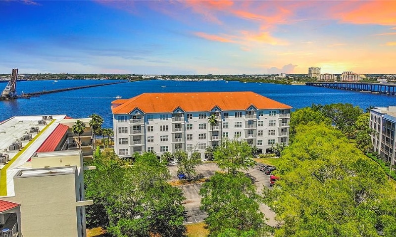 Photo - 210 3rd St W (Bradenton, FL)