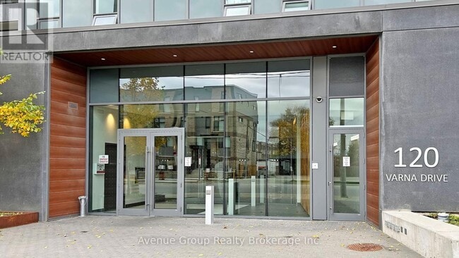 Building Photo - 120 Varna Dr