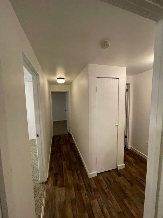 Building Photo - 3 Bedroom Home Fully Updated.