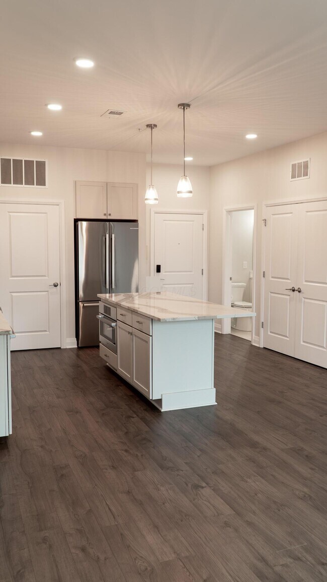 Foto del edificio - 6633 Dale Dr