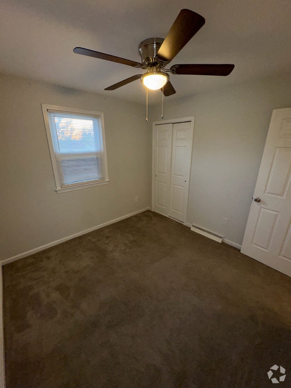 Building Photo - 12702 Country Ln