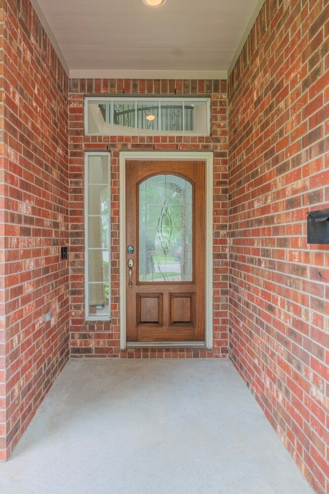 Building Photo - 1415 Sue Barnett Dr