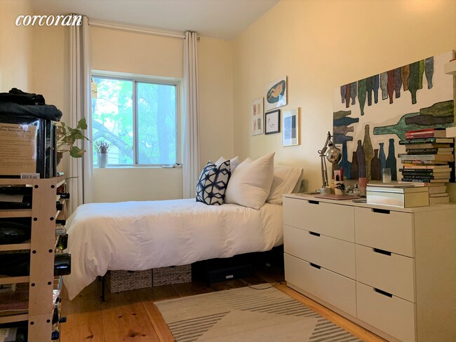 Foto del edificio - 527 Nostrand Ave.