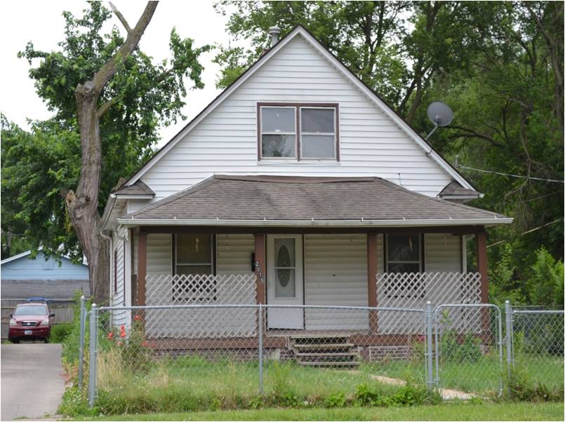 2075 E Grand Ave, Des Moines, IA 50317 House Rental in Des Moines, IA