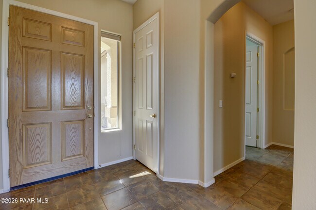 Foto del edificio - 6496 E Brombil St