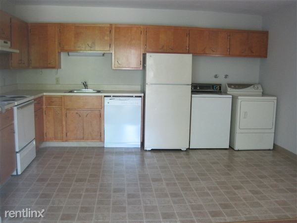 Building Photo - 325 Hillcrest Dr