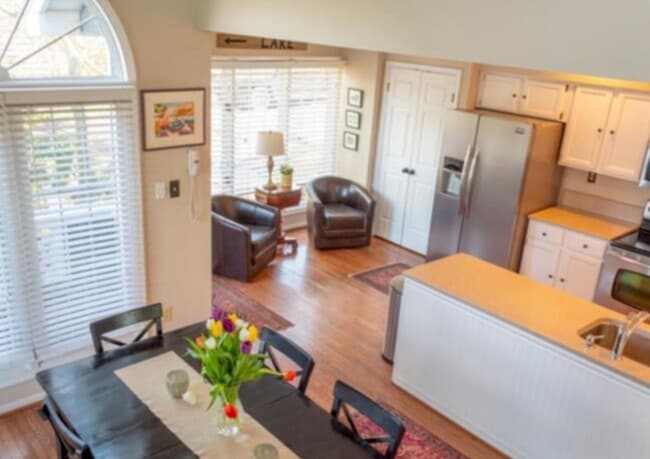 Building Photo - 3 Bed 3 Bath End Unit Townhome in Marsh Harbour Community of Downingtown