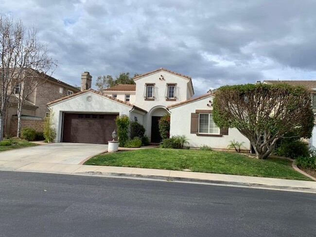 Building Photo - Lovely home in desirable Moorpark neighbor...