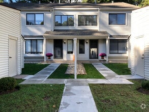 Building Photo - 48 Farmington Chase Crescent