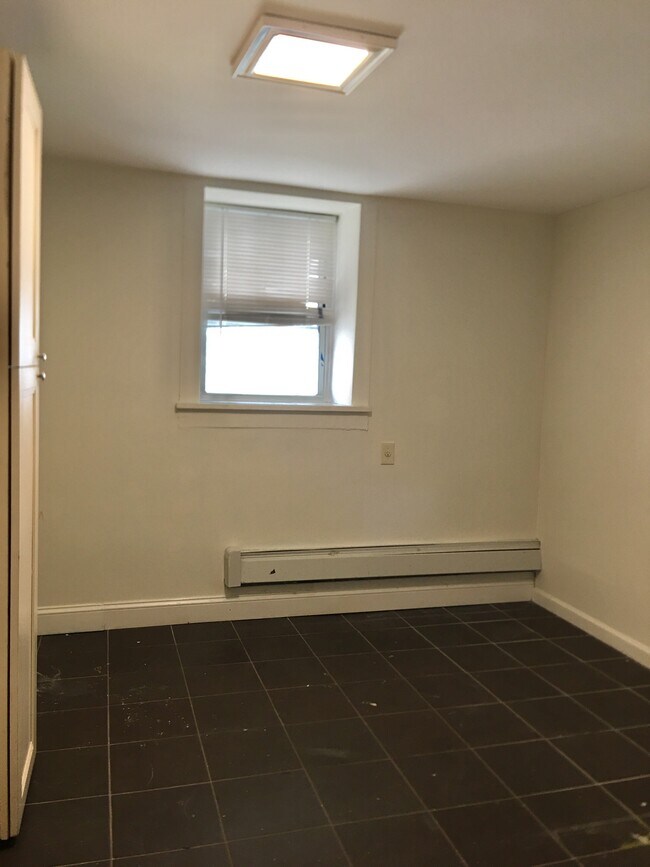 Foto del edificio - 1344 Taylor Ave