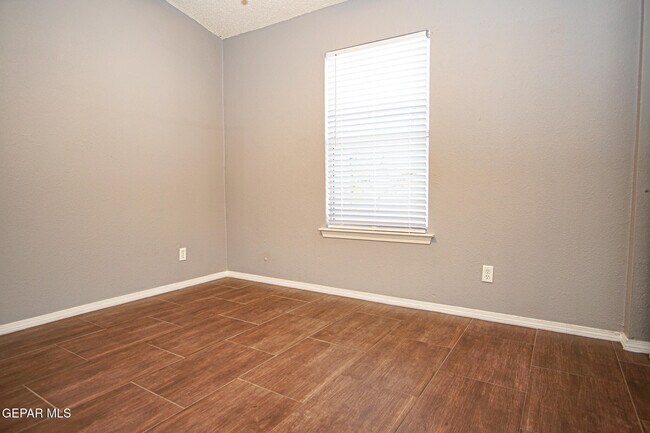 Foto del edificio - 3717 Tierra Zafiro Dr