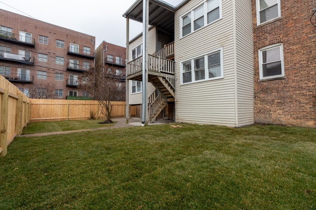 Building Photo - 2817 N Talman Ave