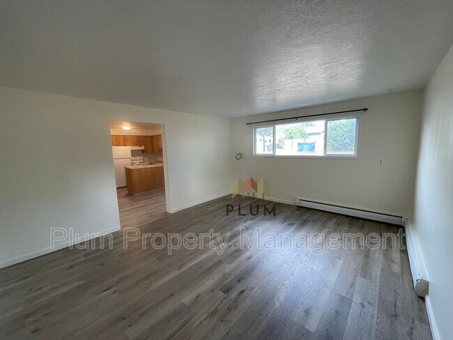 Building Photo - 205 Knowles St