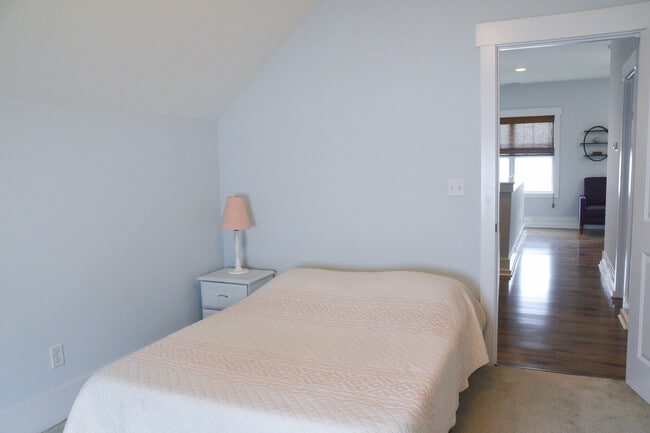 Building Photo - 1908 Springwood Dr