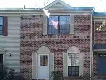 Building Photo - 35 Greenwich Dr