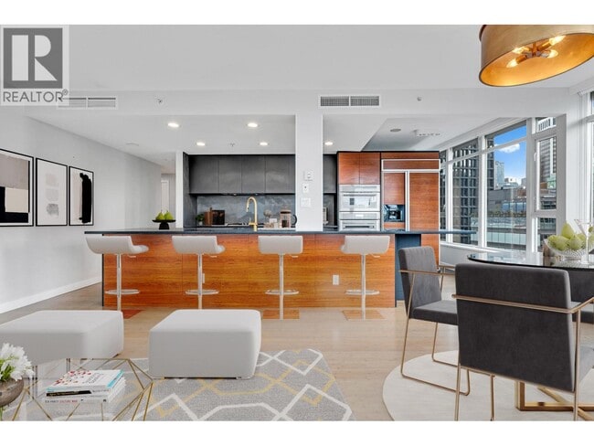 Photo du bâtiment - 1233 W Cordova St