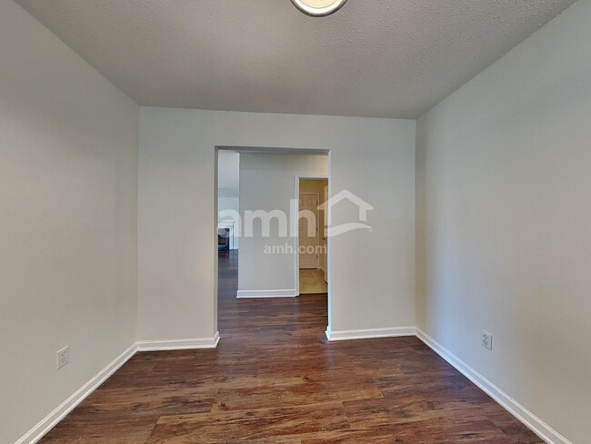 Building Photo - 1066 Bridgend Dr