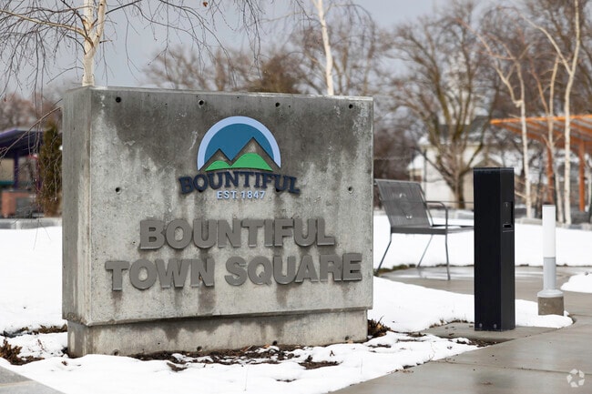 Bountiful Town Square hosts community events at 75 E 200 S Bountiful UT.