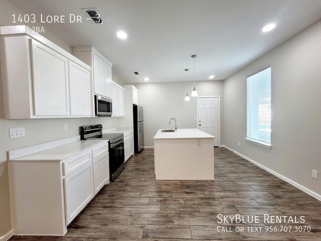 Building Photo - 1403 Lore Dr