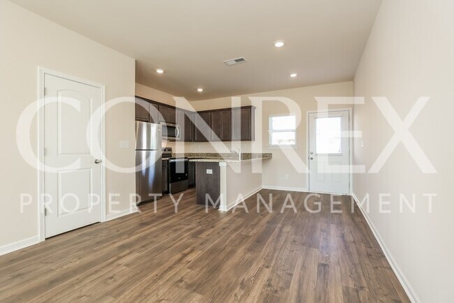 Building Photo - Beautiful 2 Bedroom Townhome in La Vergne!