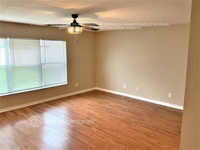 Building Photo - 11170 Golden Silence Dr