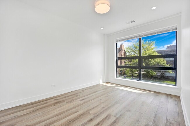 Foto del edificio - 4350 W Lawrence Ave