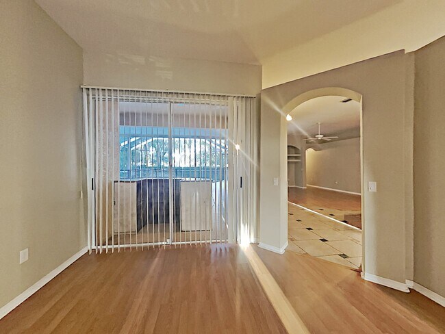 Building Photo - 3721 Hollow Wood Dr