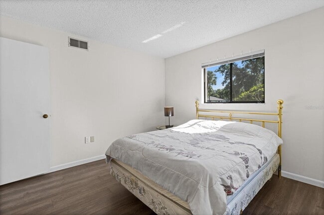 Building Photo - FULLY FURNISHED 2 BEDROOM, 2 BATH CONDO AVAILABLE NOW!