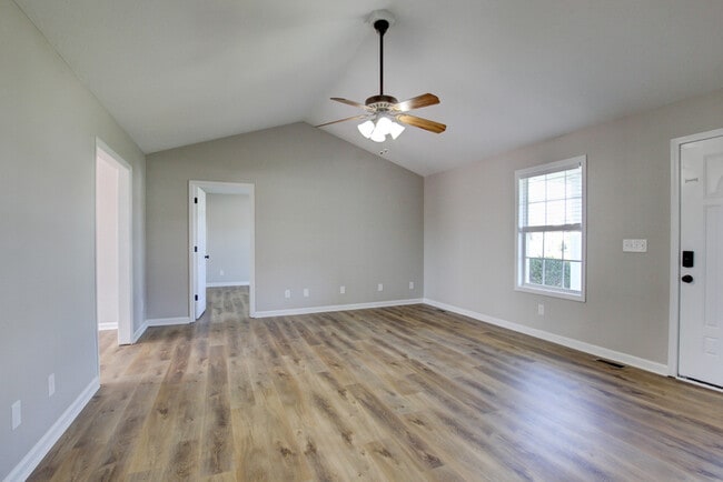 Building Photo - 51 Winding Oaks