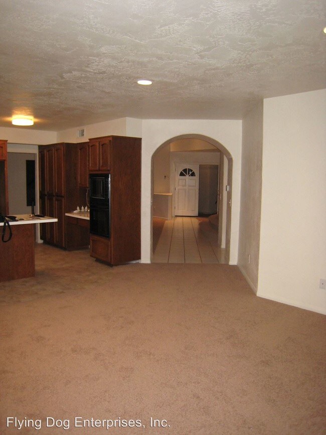 Building Photo - 1160 Topper Ln