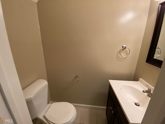Building Photo - 100 Chalfont Dr