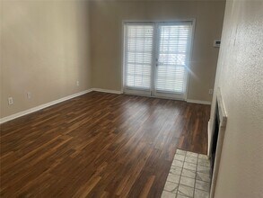 Building Photo - 2121 El Paseo St