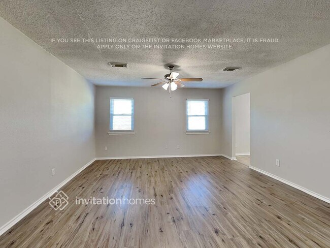 Foto del edificio - 311 Woodard St