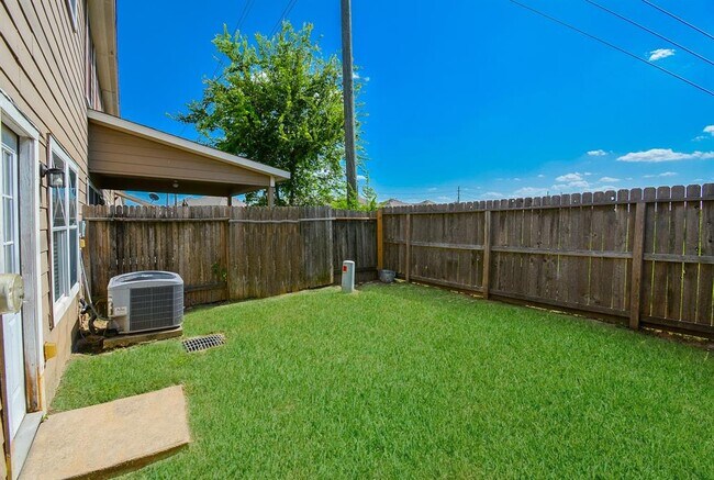 Foto del edificio - 6171 Yorktown Meadow Ln