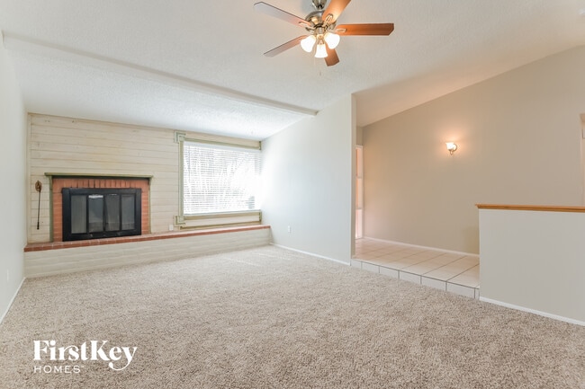 Foto del edificio - 9801 E Domenic Ln