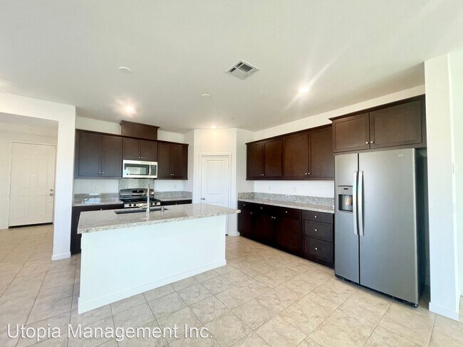 Building Photo - 3 br, 2 bath House - 62743 Kitetail Drive