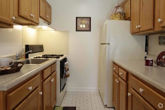 Studio Apartments under 1,300 in Manassas VA