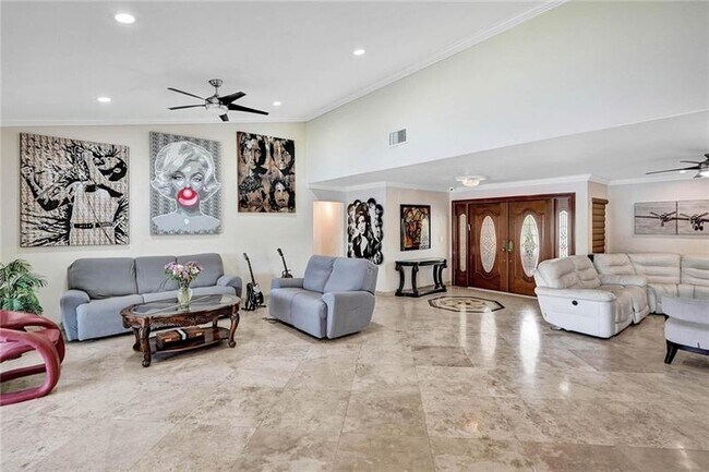 Foto del edificio - 512 NW 104th Ave