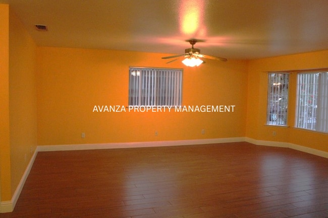 Building Photo - 1 Yr Lease
