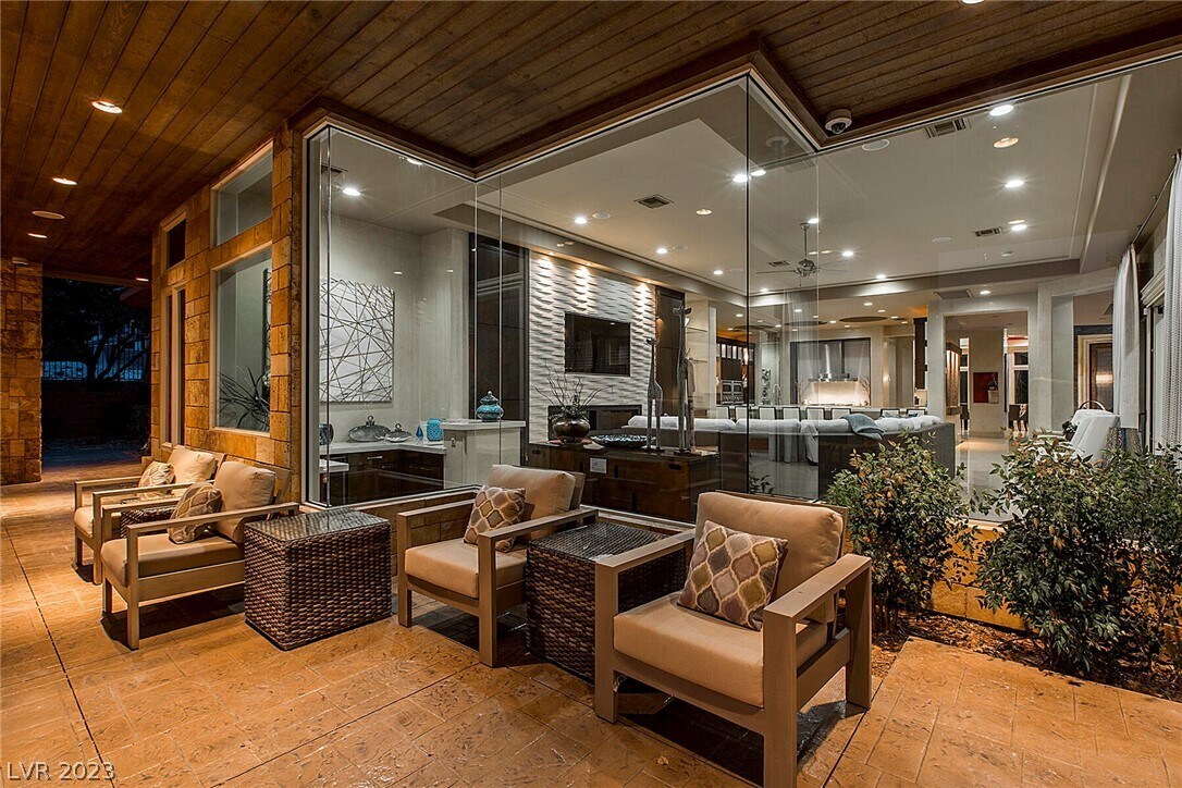 Foto del edificio - 15 Golden Sunray Ln