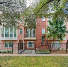 Building Photo - 3010 La Branch St