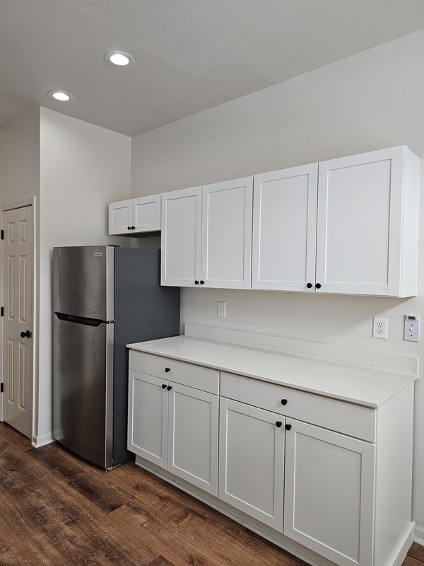 Building Photo - 847 Central Ave