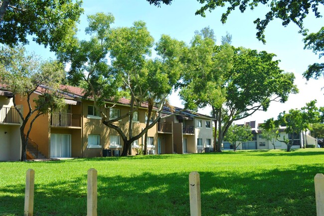 Foto del edificio - 1167 N Benoist Farms Rd