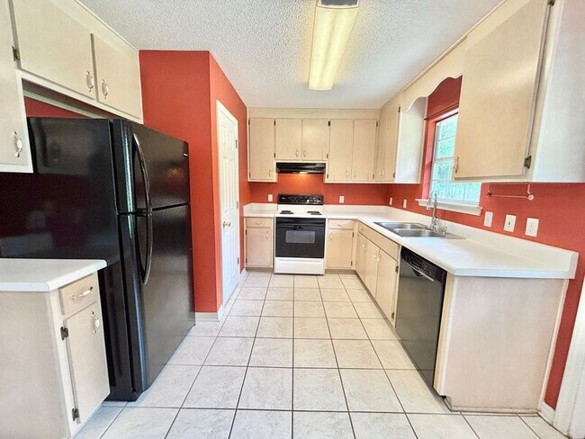 Foto del edificio - 7514 Bowers Dr