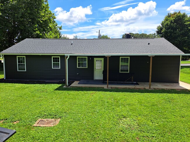 Building Photo - 4705 Clarke St