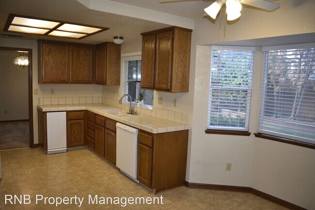 Foto del edificio - 3 br, 3 bath House - 5616 Bluffs Drive