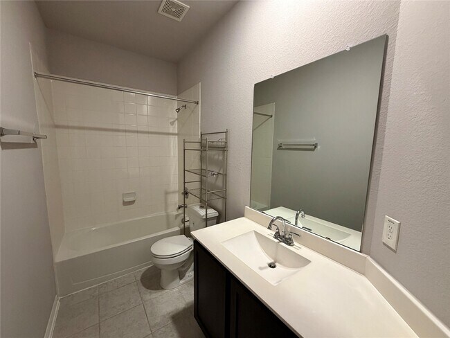 Foto del edificio - 18665 Legend Oaks Dr