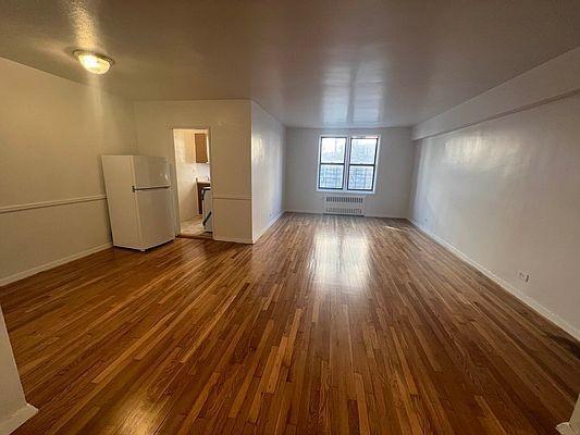 Foto del edificio - 1 bedroom in BRONX NY 10467